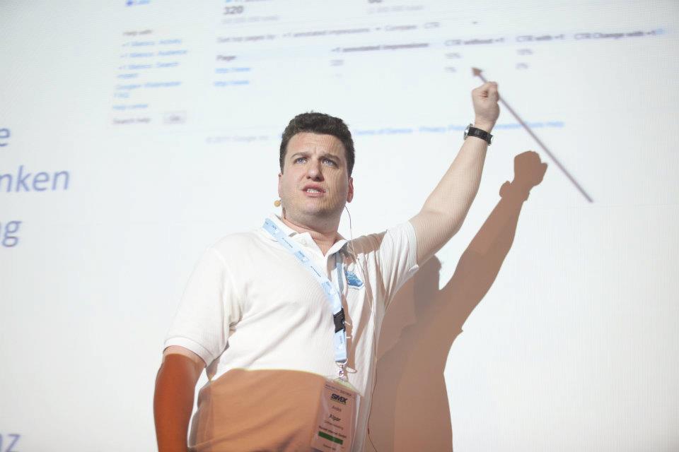 529761_381498771870659_1187644786_n